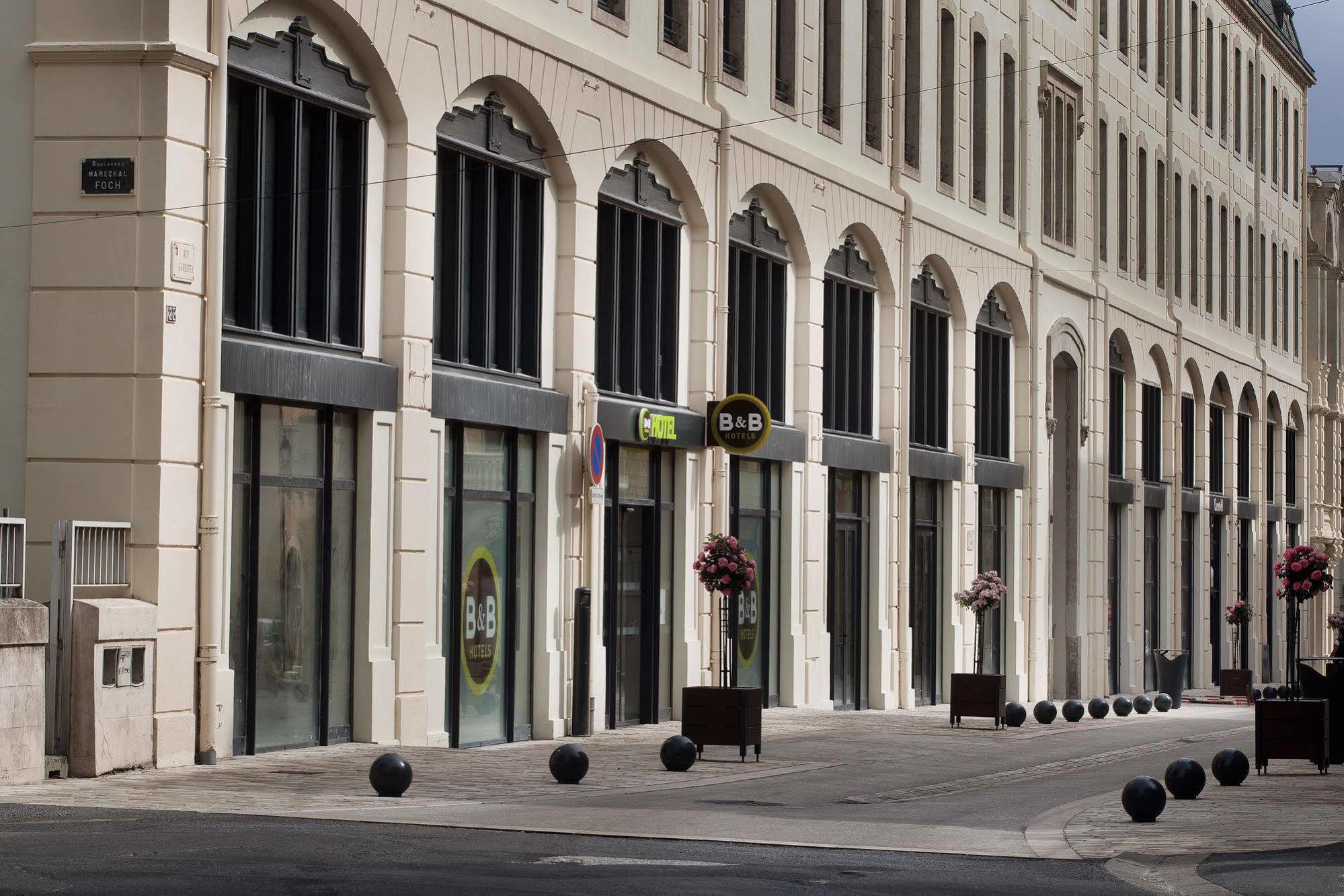 B&B Hotel Castres Centre Gambetta ภายนอก รูปภาพ